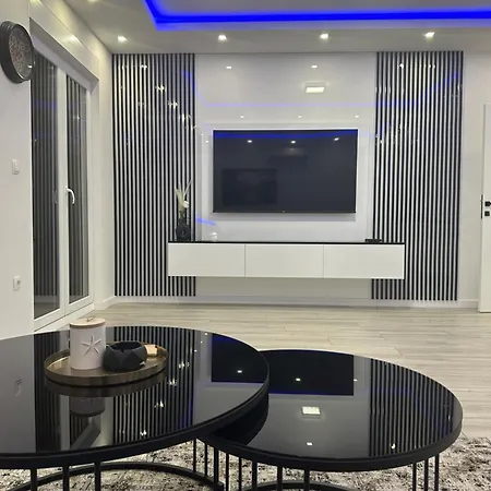 Mo- Luxury Apartment